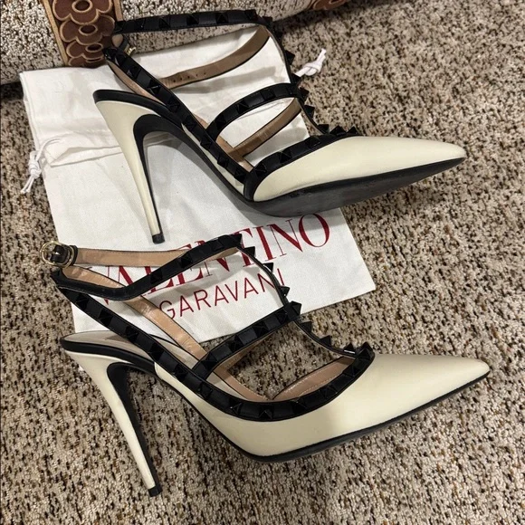 Valentino Black and Cream Rockstud Heels - Picture 6 of 10